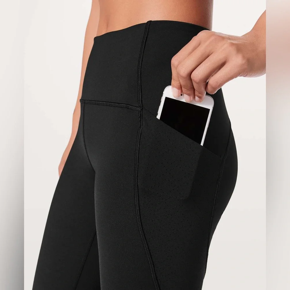 Lululemon Breezy Dot Crop *19" - Size 6 - Picture 3 of 12